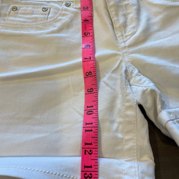 2 pairs of cute white short shorts - Picture 9 of 9